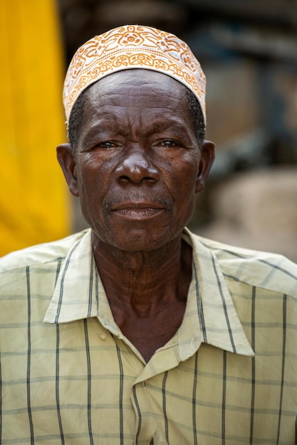 Retrato de um homem africano do Quênia