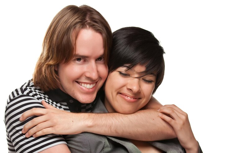 Foto retrato de um homem caucasiano diversificado e uma mulher multiétnica