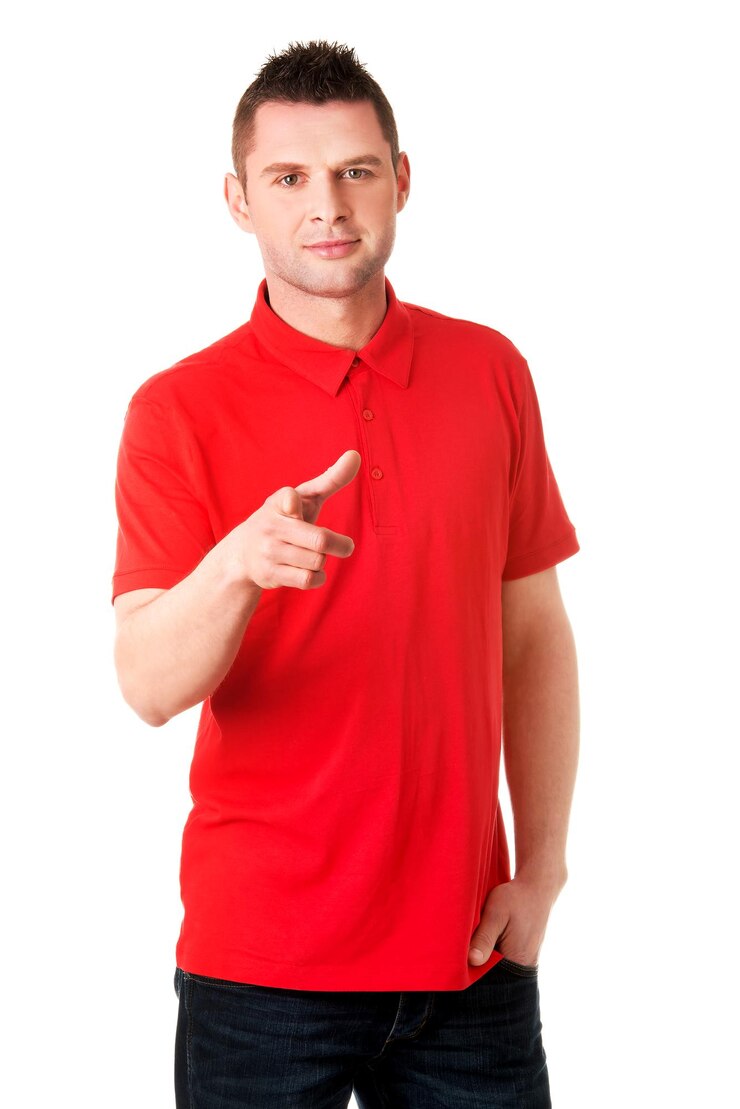 Foto retrato de um homem fazendo gestos sobre um fundo branco