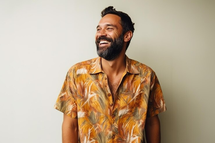Foto retrato de um homem satisfeito