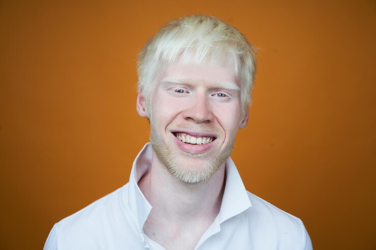 Foto retrato de um homem sorridente