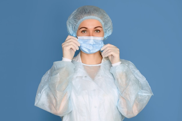 Foto retrato de um jovem cirurgião médico