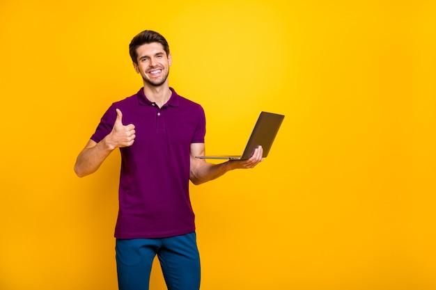 Retrato de um jovem confiante