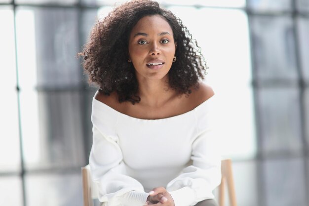 Retrato, de, um, jovem, mulher americana africana