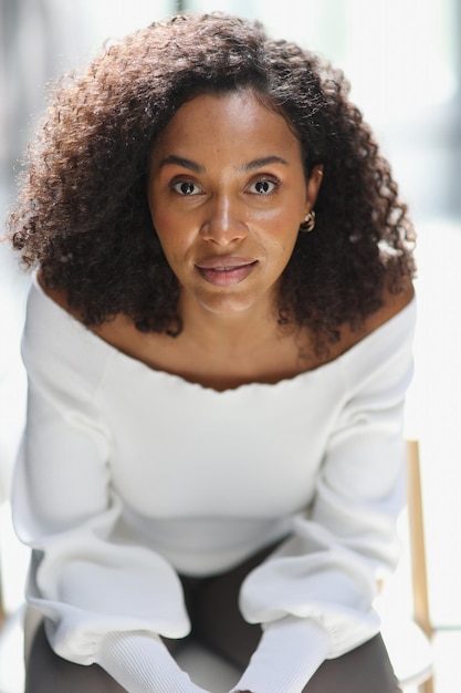 Retrato, de, um, jovem, mulher americana africana