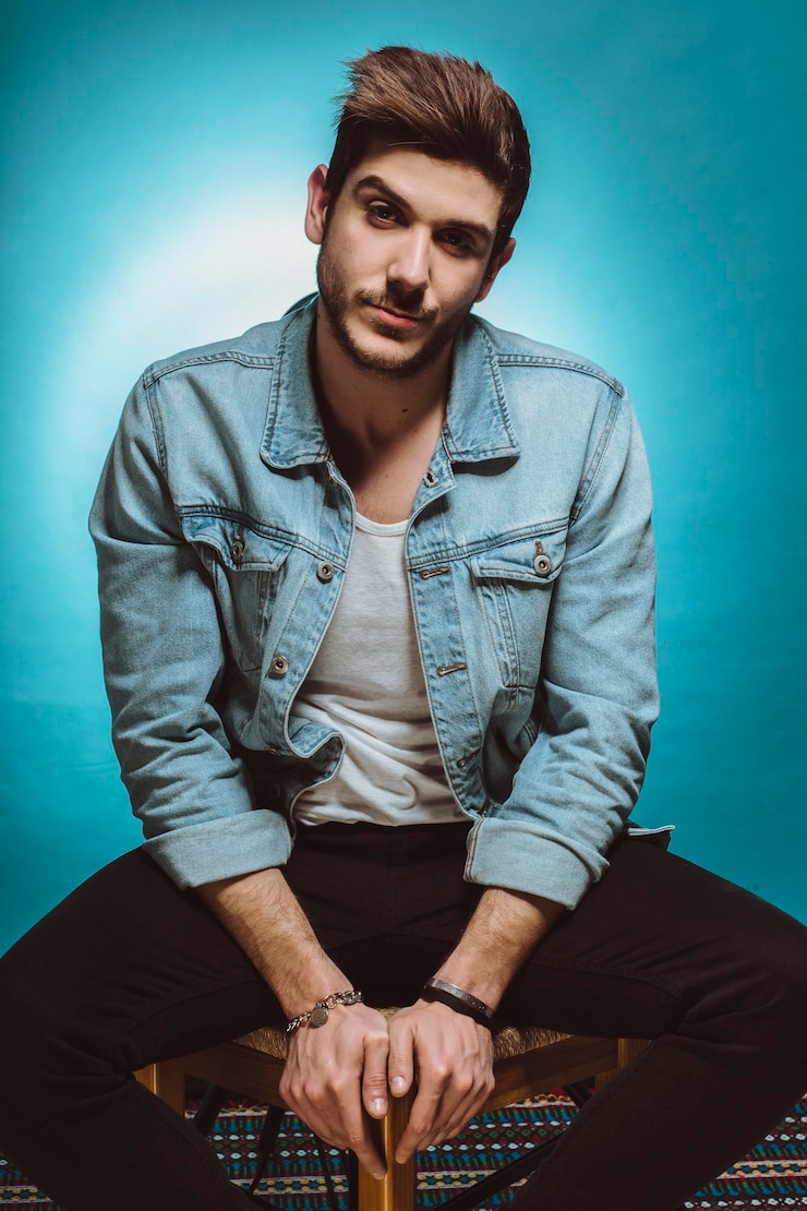 Foto retrato de um jovem