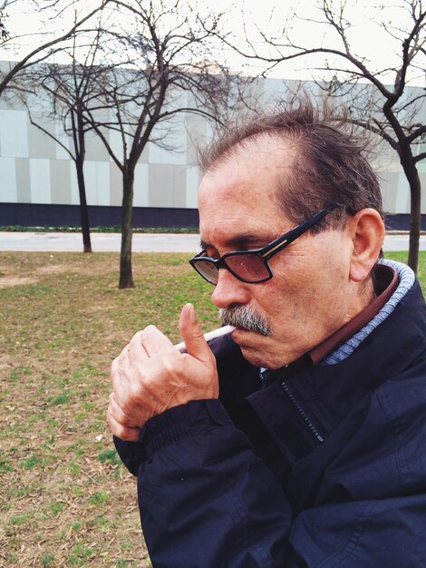 Foto retrato de um jovem