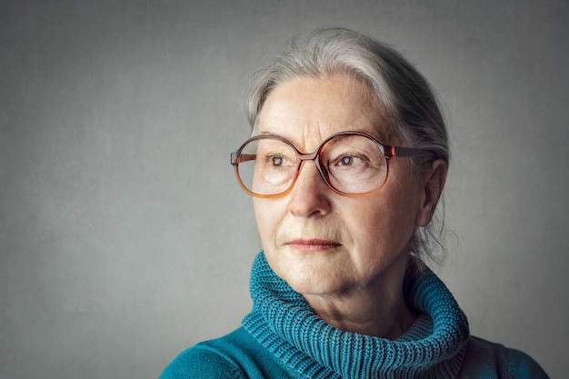 Retrato, de, um, sério, mulher velha