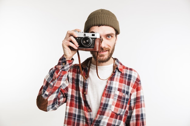 Retrato de um turista jovem bonito