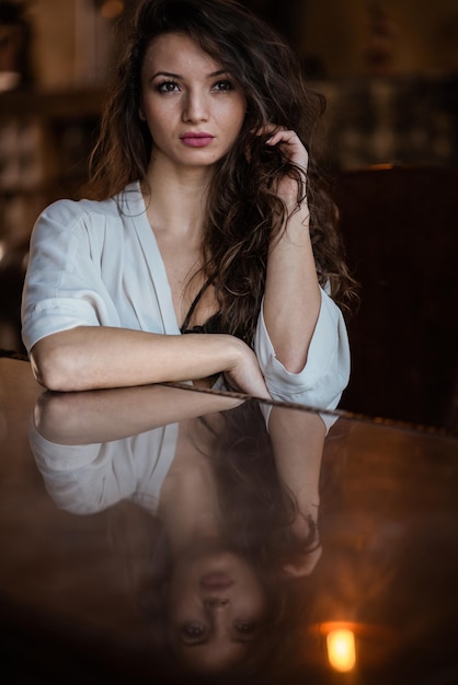 Retrato de uma bela jovem