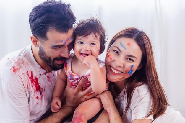 Foto retrato de uma família feliz