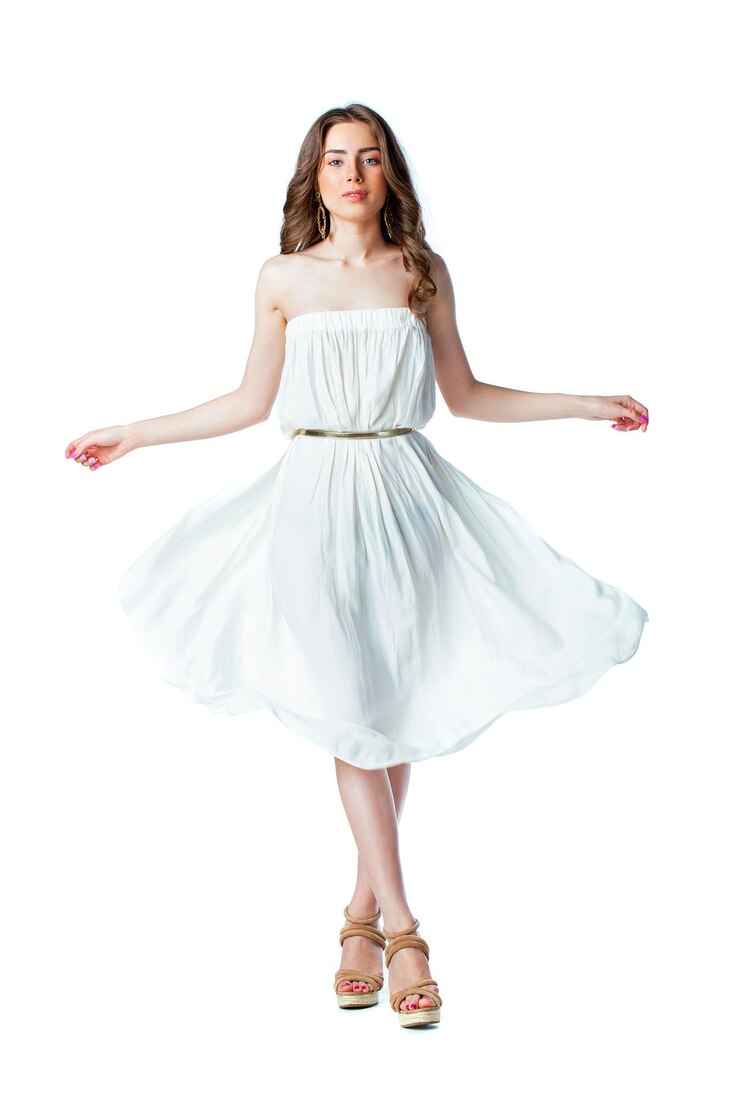 Foto retrato de uma jovem com um vestido branco sexy