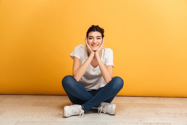 Retrato de uma jovem feliz