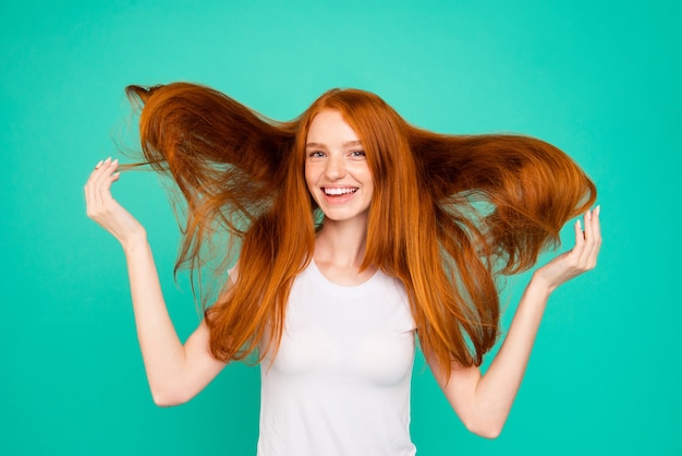 Foto retrato de uma jovem mulher bonita