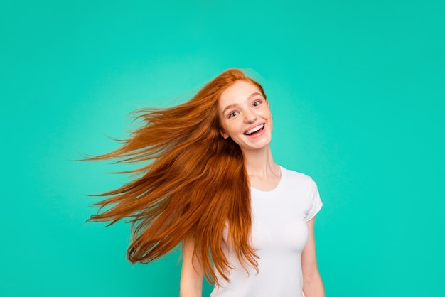 Retrato de uma jovem mulher bonita