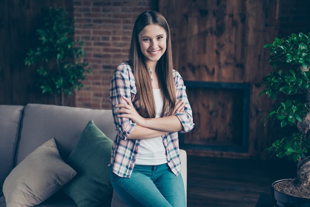 Retrato de uma jovem mulher bonita