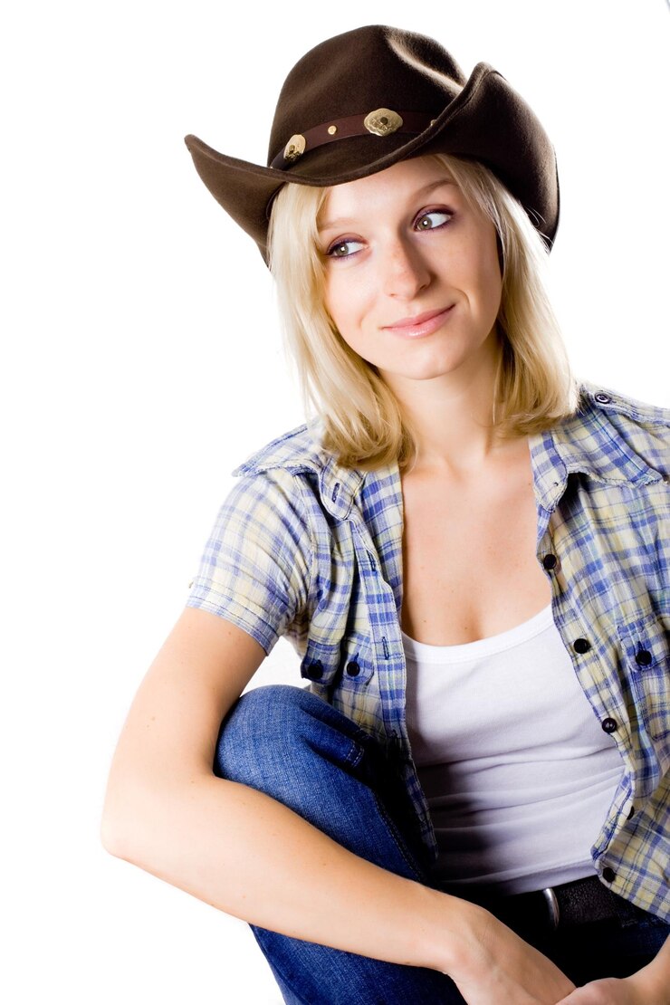Foto retrato de uma jovem sorridente contra um fundo branco