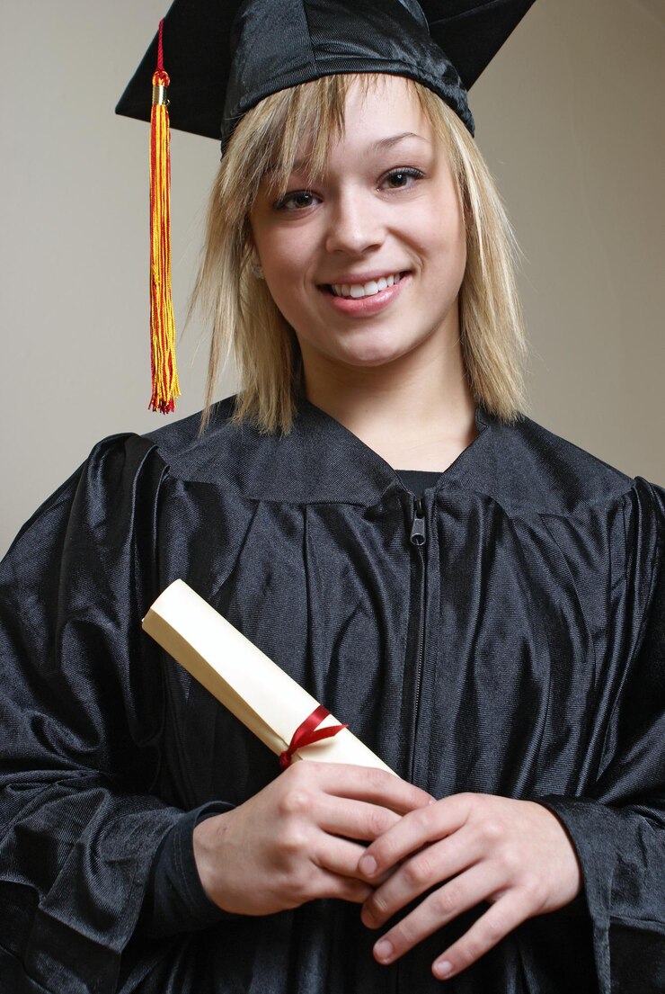Foto retrato de uma jovem sorridente