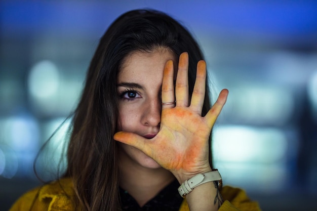 Foto retrato de uma jovem