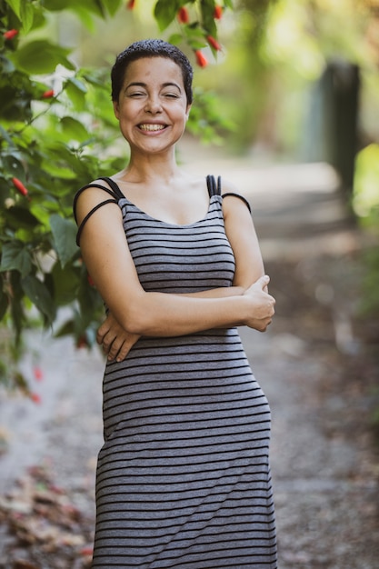 Foto retrato de uma linda jovem