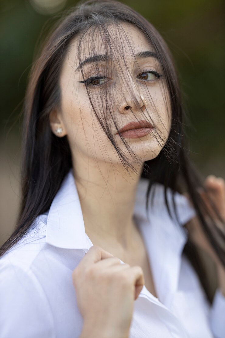 Foto retrato de uma linda jovem