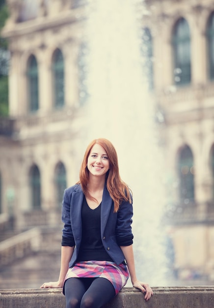 Retrato de uma linda ruiva em dresden