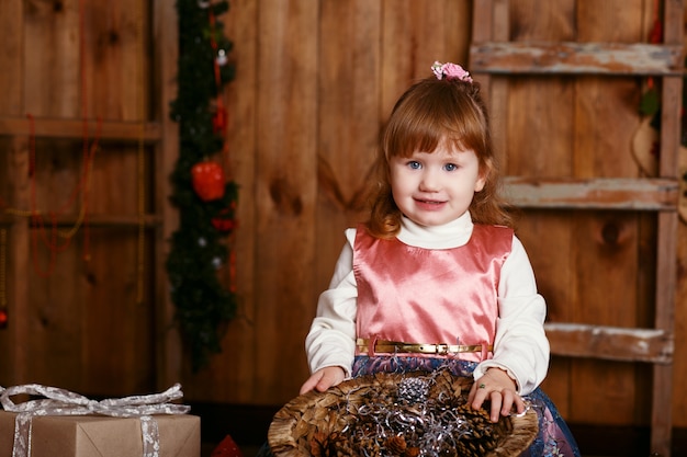 Retrato de uma menina adorável