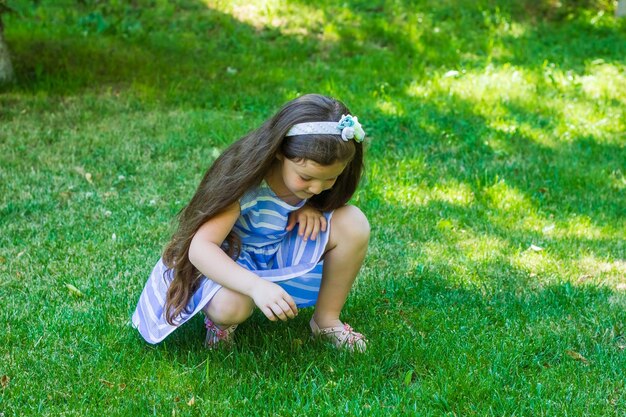 retrato de uma menina bonita retrato de uma menina bonita menina bonita no parque