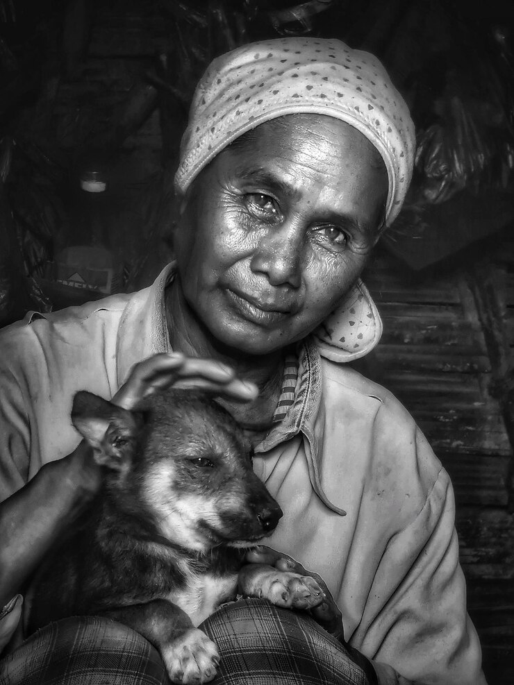 Foto retrato de uma mulher com um cão