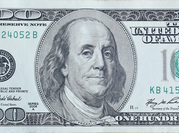 Retrato do presidente dos EUA, Benjamin Franklin, na nota de 100 dólares