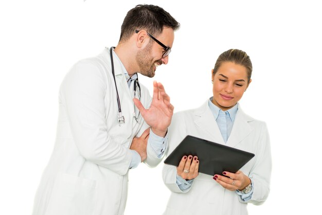 Foto retrato del doctor masculino y femenino