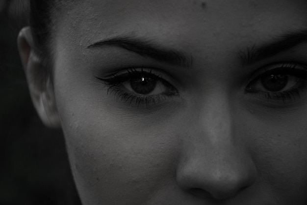 Foto retrato em close-up de uma jovem