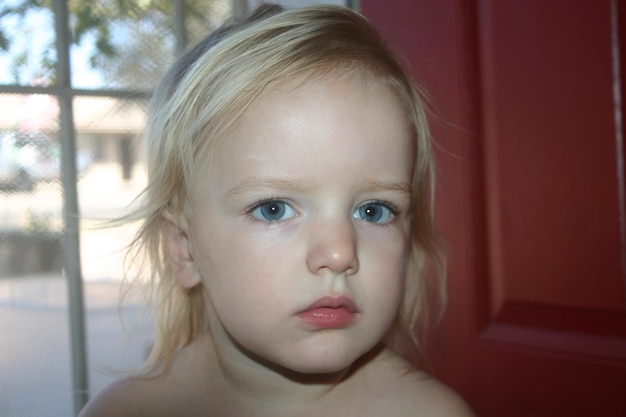 Retrato em close-up de uma menina