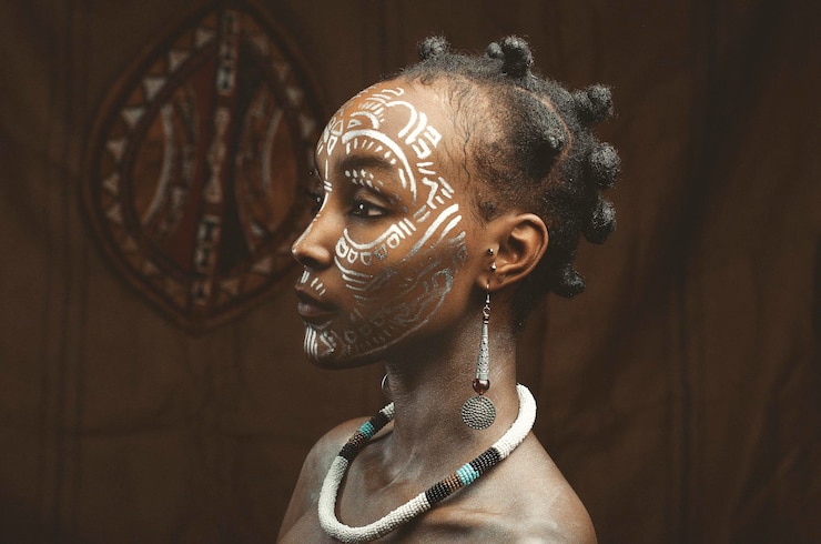 Foto retrato em close-up de uma mulher africana representação de uma mulher kikuyu do quênia