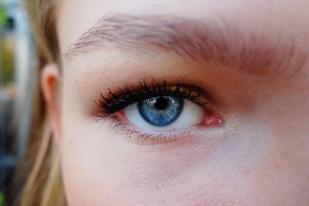 Retrato em close-up do olho da mulher