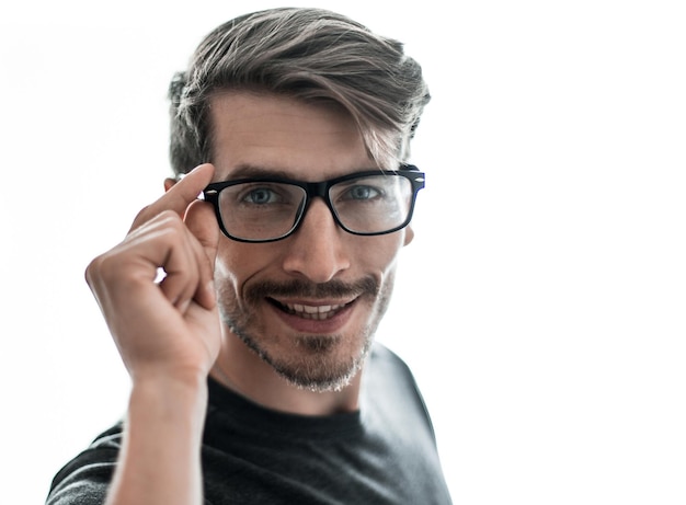 Retrato de estudio de un joven apuesto