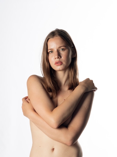 retrato de estudio de una mujer joven