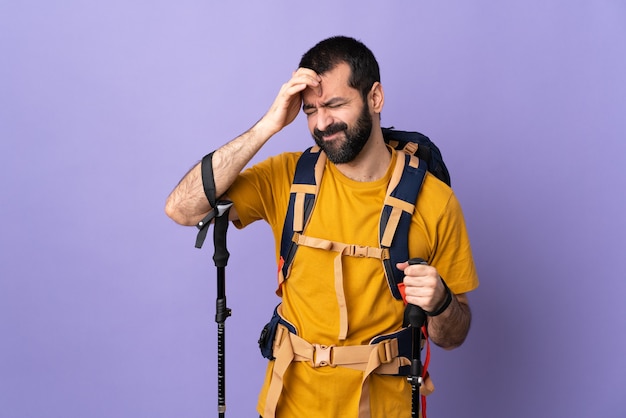 retrato, excursionista, hombre, con, mochila