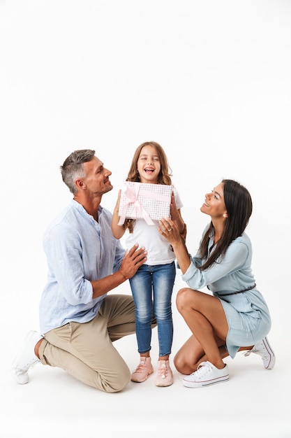 Retrato de una familia alegre