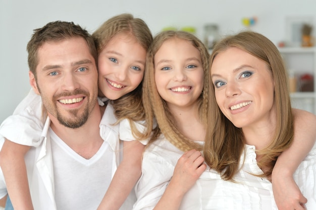 Retrato, de, un, familia feliz, cicatrizarse