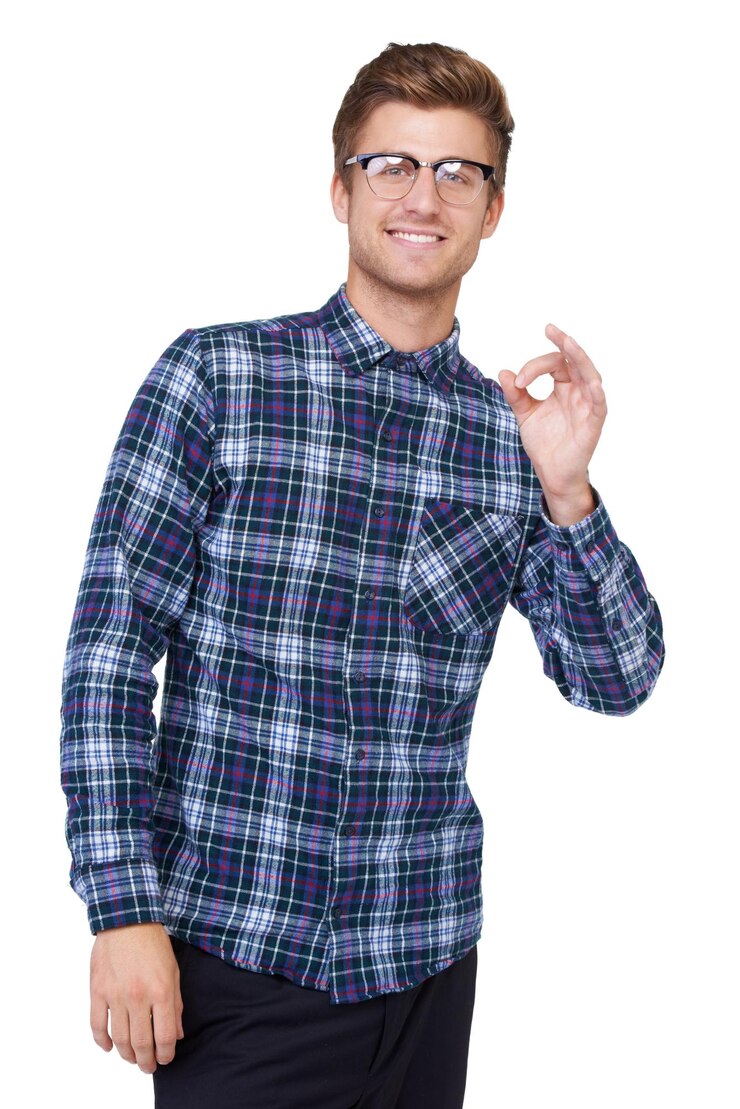 Foto retrato feliz e homem com mãos perfeitas óculos e gesto em estúdio em fundo branco sorriso de rosto e modelo masculino com ok emoji feedback ou obrigado assinatura ou apoio motivação ou sucesso