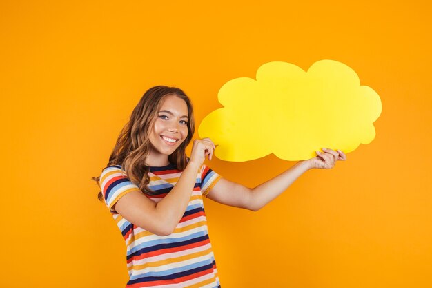 Retrato, de, un, feliz, niña joven, posición, aislado