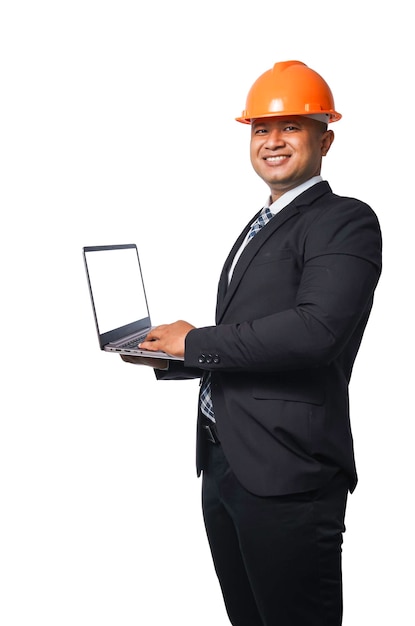 Retrato guapo ingeniero jefe vistiendo un traje negro aislado fondo blanco con trazado de recorte