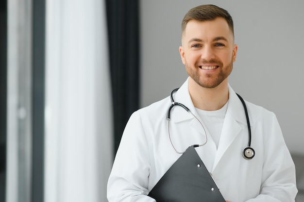 retrato, de, un, guapo, joven, doctor