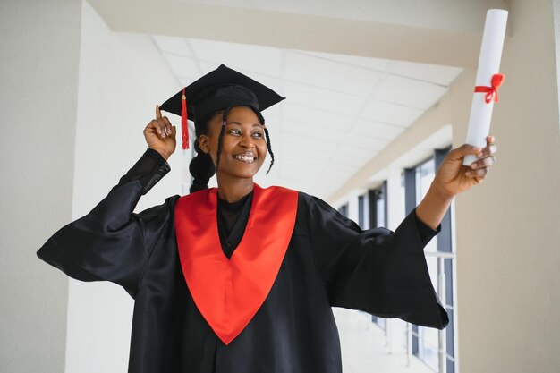 retrato, de, hermoso, afroamericano, graduado