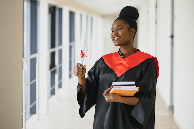 retrato, de, hermoso, afroamericano, graduado