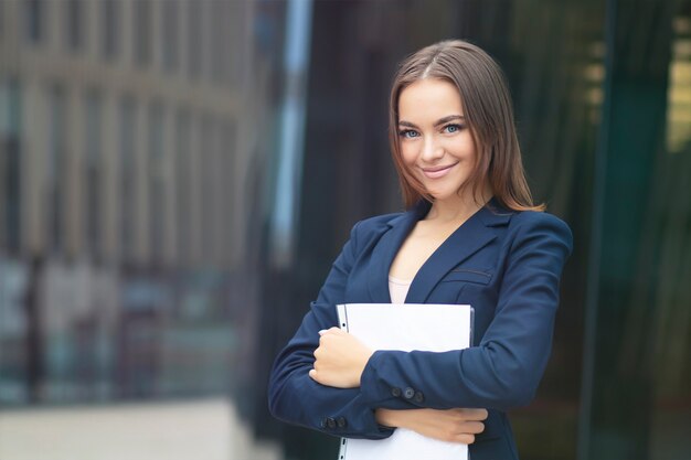 Retrato, de, hermoso, mujer de negocios