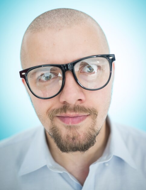 Foto retrato de hombre joven