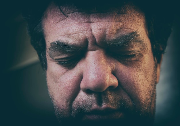 Retrato de un hombre en primer plano