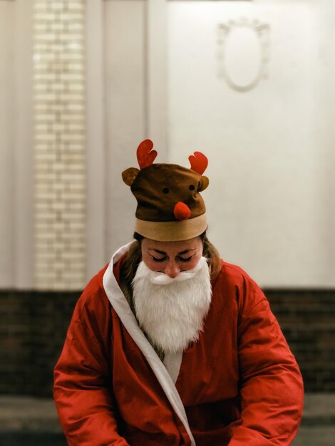 Retrato de un hombre con sombrero rojo